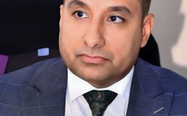 عضو لجنة علمية